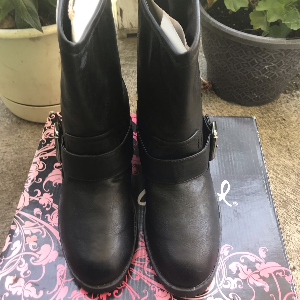 Qupid’s Boots